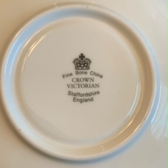 Fine Bone Crown Victoria Tea Cup with Blue Flower Pattern - Picture 6 of 9